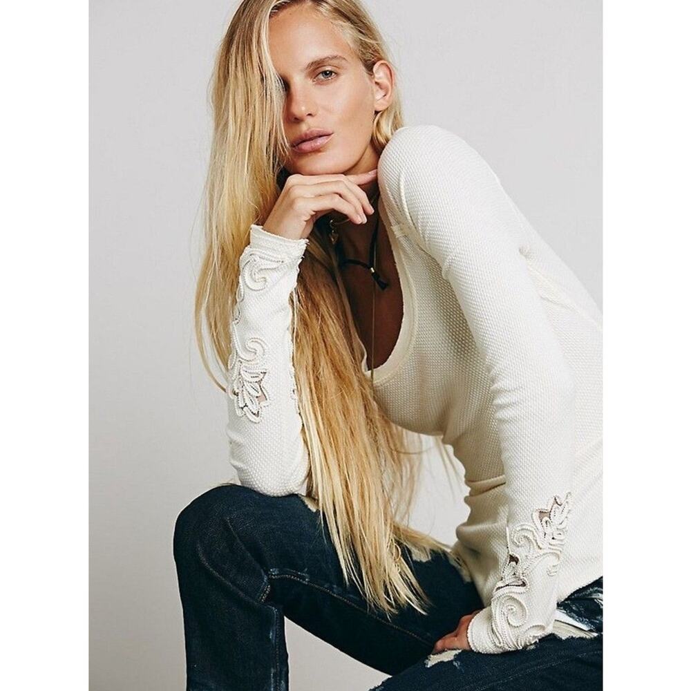 FREE PEOPLE Ivory Thermal Top Masquerade Cuff Long Sleeve Waffle Knit Cream Sz L